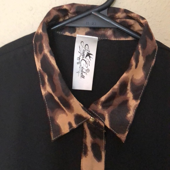 Black and leopard print sleeveless button up - Picture 2 of 4